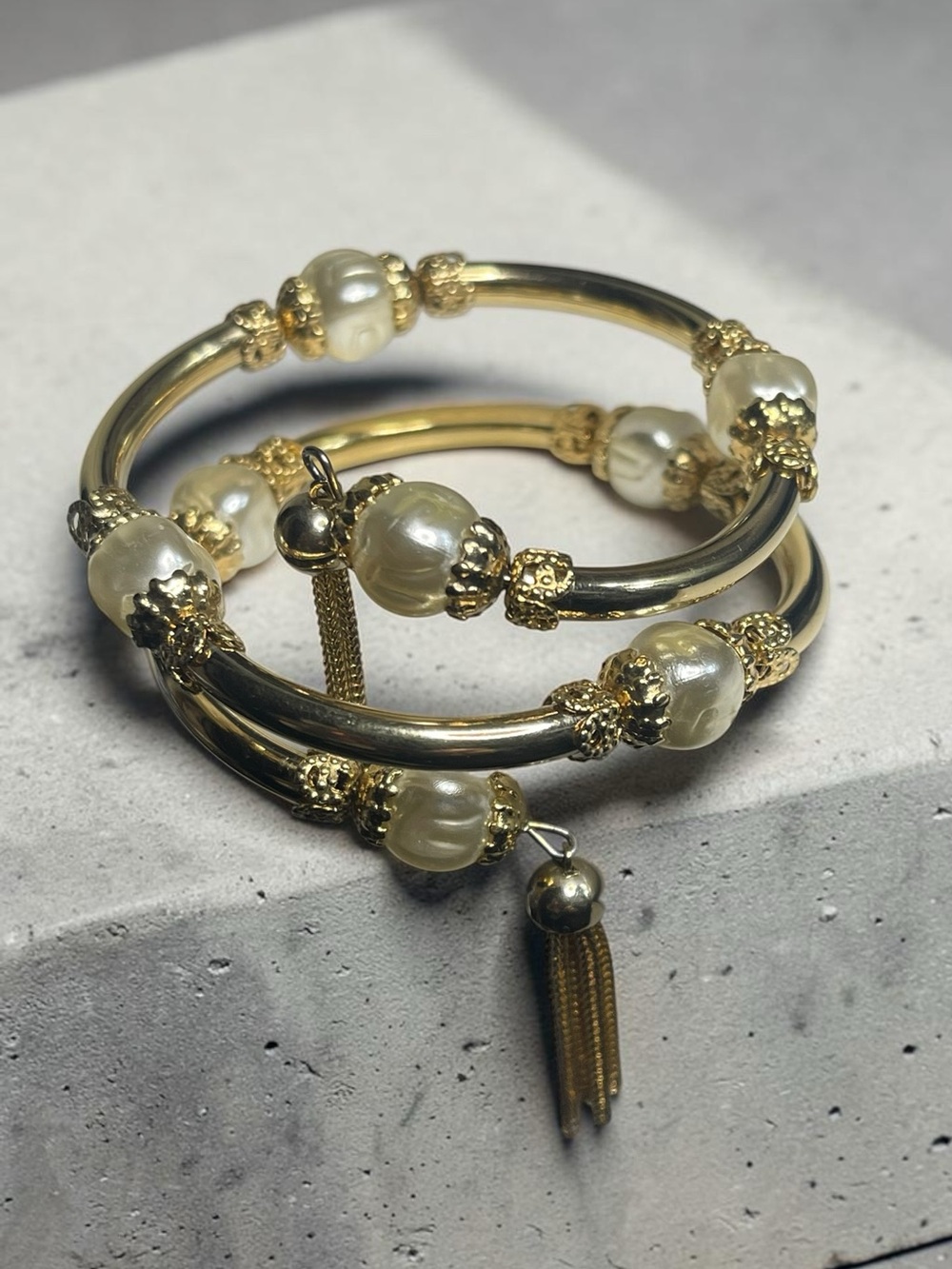 Miriam Haskell Style Baroque Pearl Gold Tone Memory Wire Wrap Bracelet